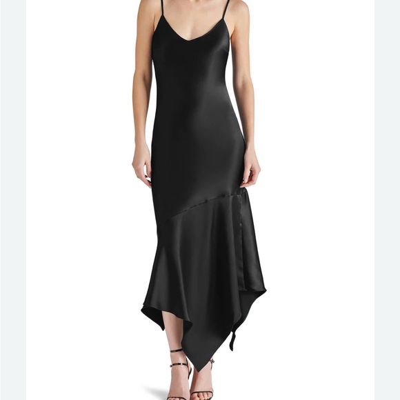 Steve Madden Black Asymmetrical Ruffled Cocktail Dress - Picture 2 of 2